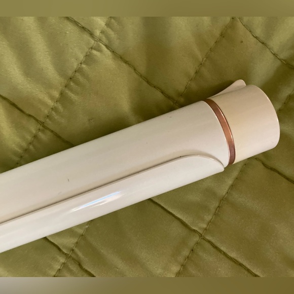 SOLD T3 Interchangeable Curling Wand Set - Picture 4 of 10